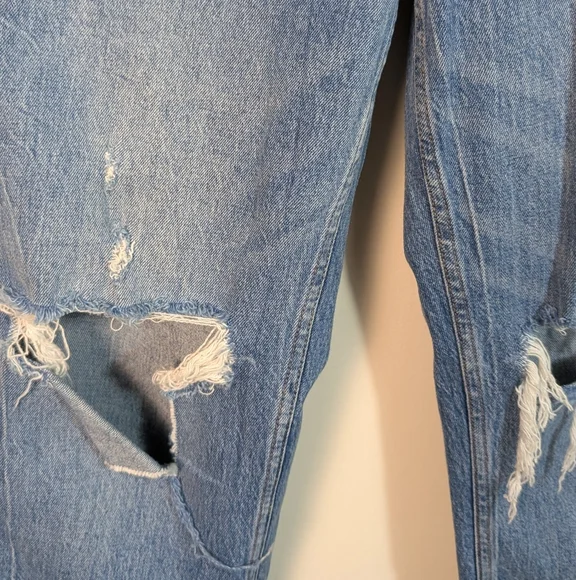 Abercrombie & Fitch Medium Wash The 90s Straight Ultra High Rise Denim Jeans - Picture 9 of 11